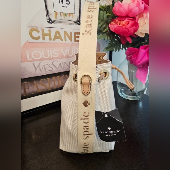 Kate Spade Kip Canvas Bucket Bag. - Picture 4 of 8